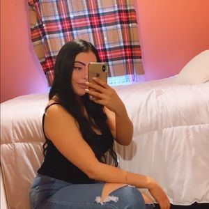 Meet your Posher, Gabriela